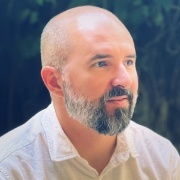 Profile picture for user Rodrigo Pinto